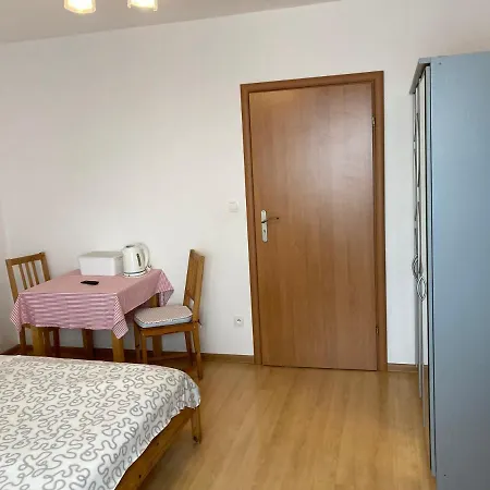 Glada ヤスタルニャ