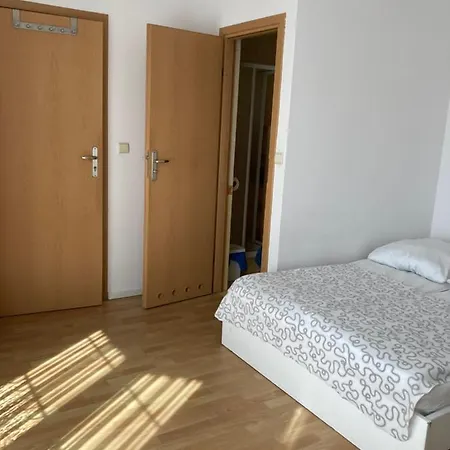 Glada ベッド・アンド・ブレックファスト ヤスタルニャ