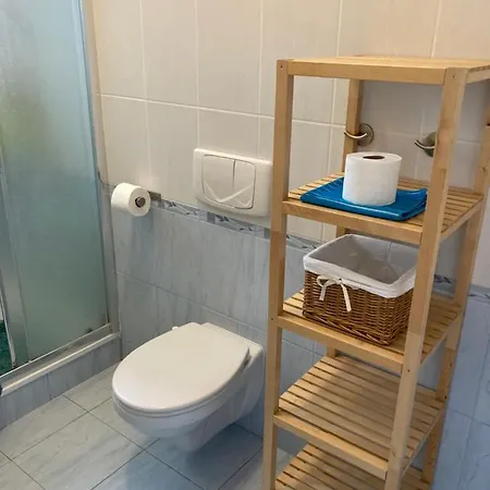 Glada ヤスタルニャ